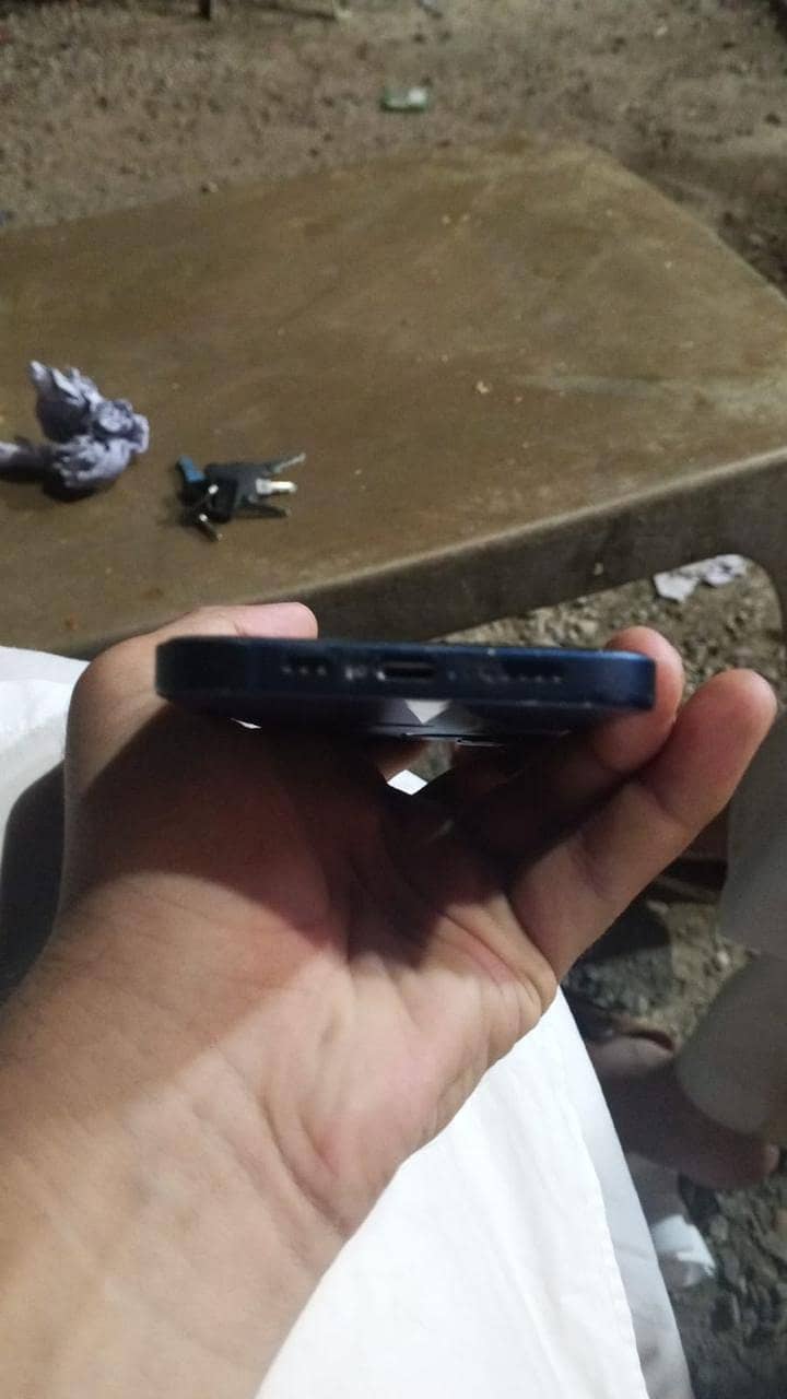 Apple iPhone 12 1