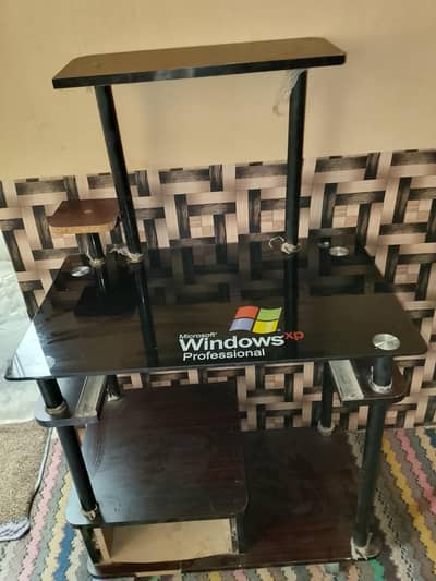 Computer table