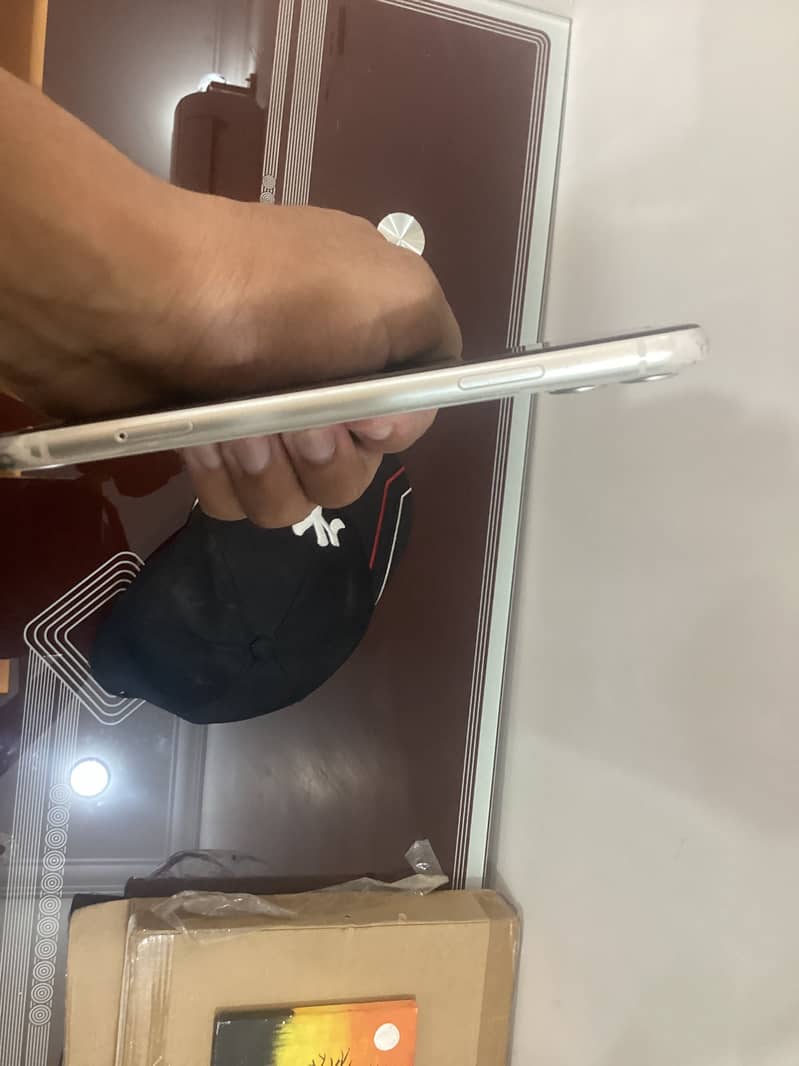 Apple iPhone 11 2