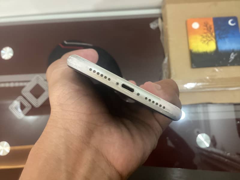 Apple iPhone 11 3