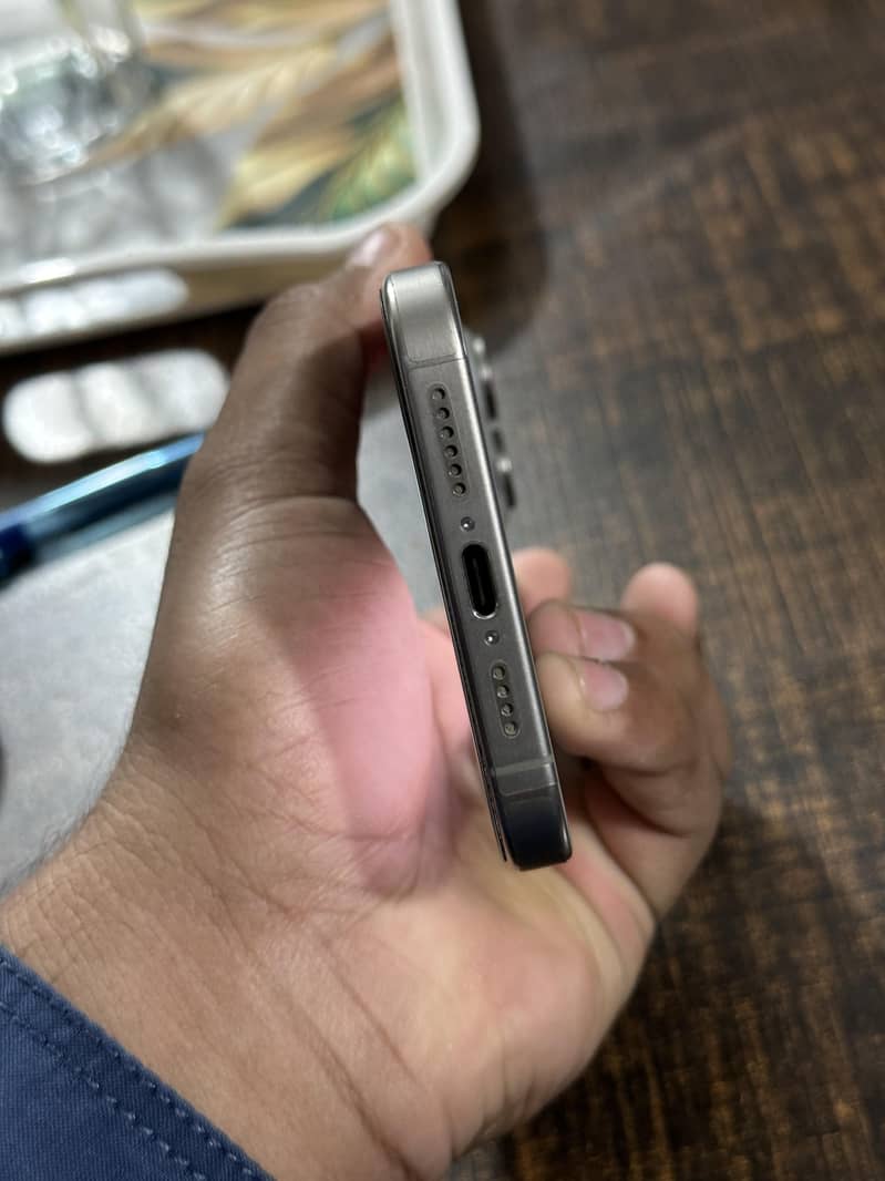 Apple iPhone 15 Pro Max 3