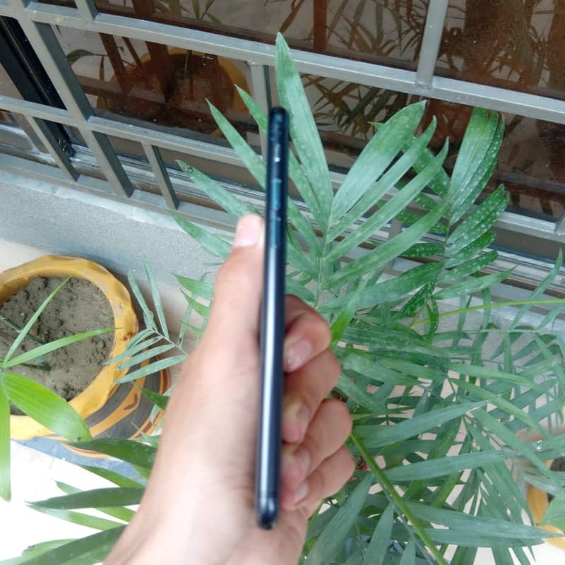 Apple iPhone SE 6