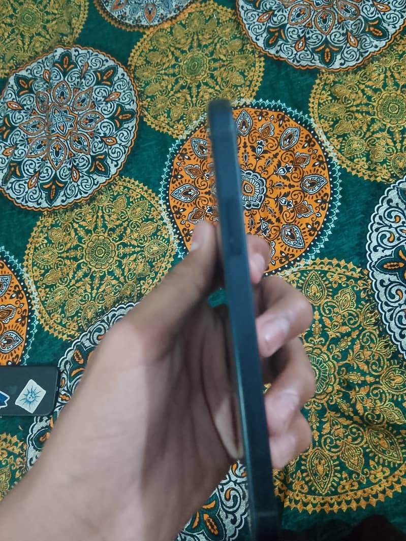 Apple iPhone 12 battery Healt 90% 2