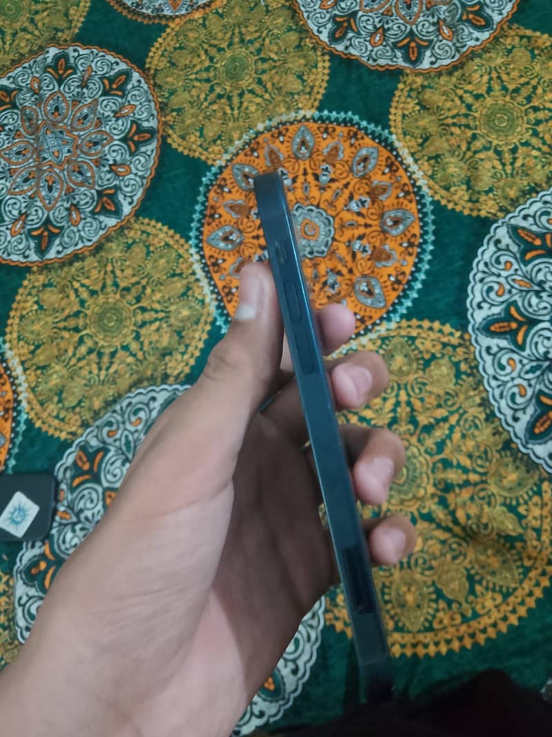 Apple iPhone 12 battery Healt 90% 3
