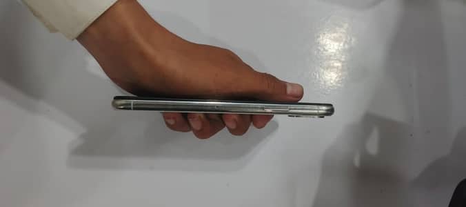 Apple iPhone X number 03137645828