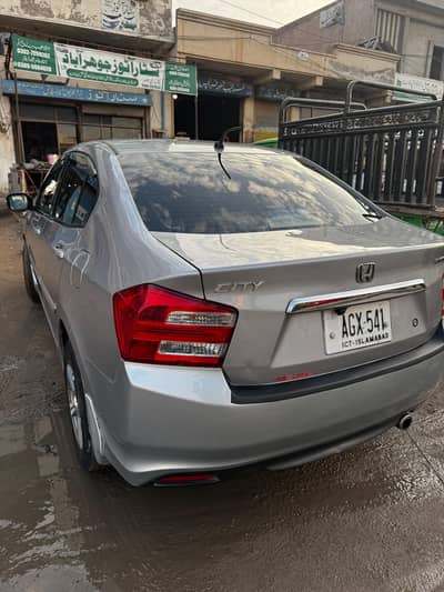 Honda City 2018 brand new car available just buy n drive