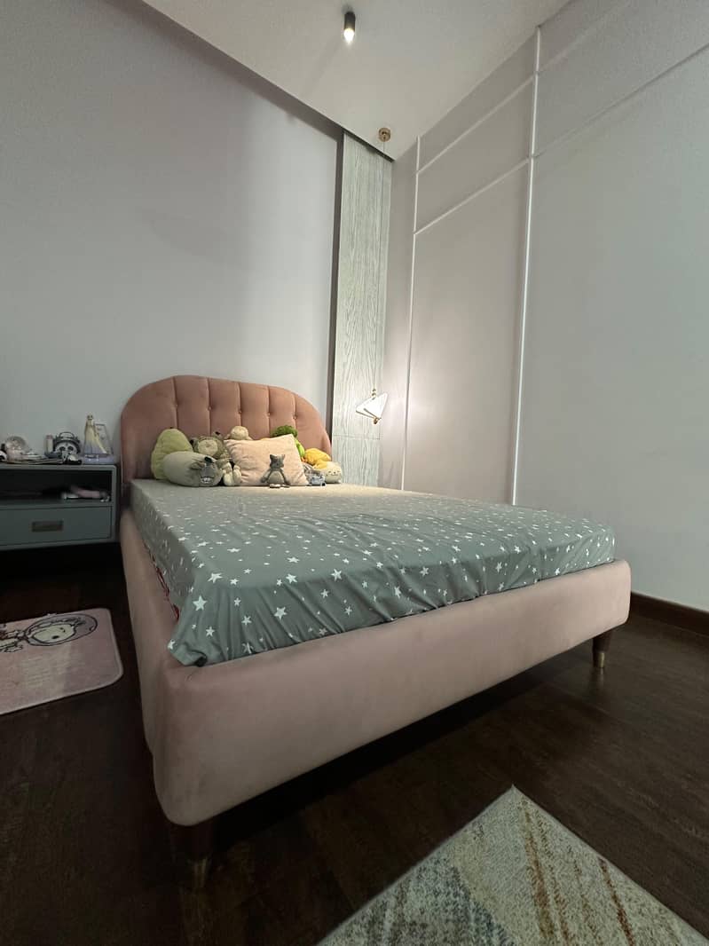 designer beds with side table 1