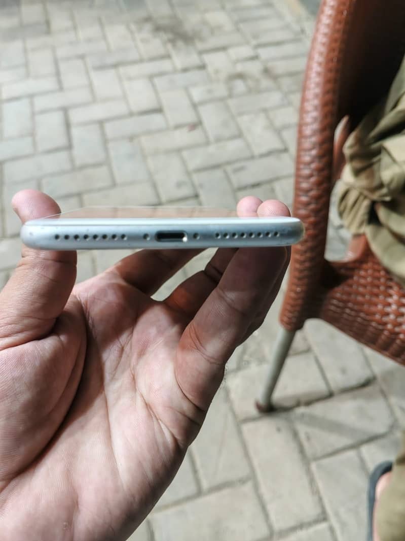 Apple iPhone 7 Plus 3