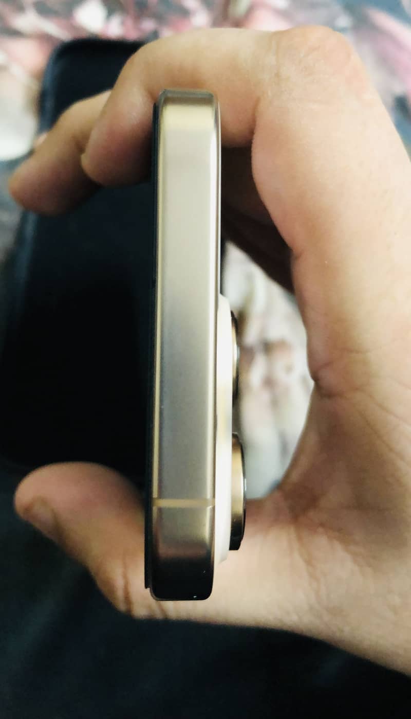 Apple iPhone 16 Pro 5