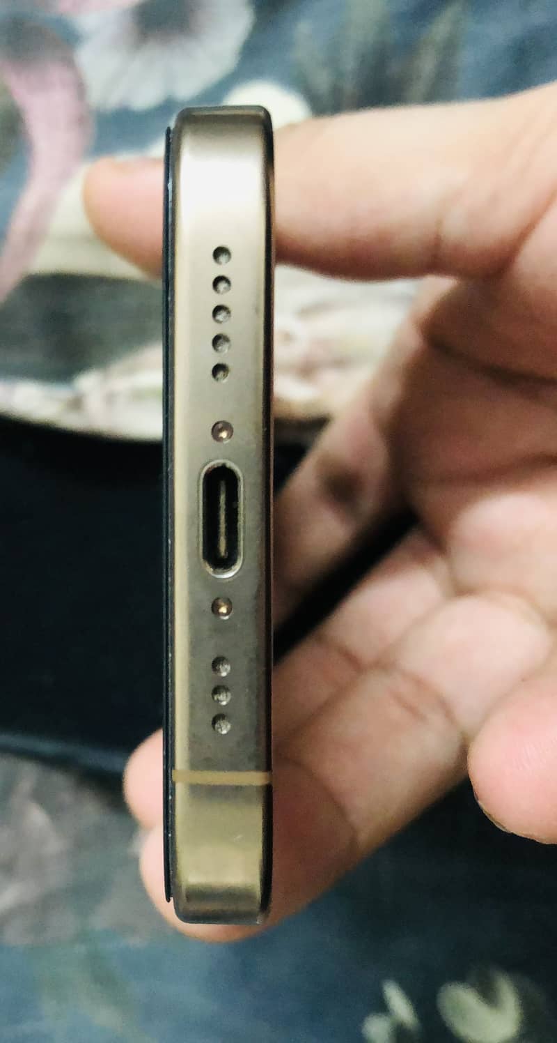 Apple iPhone 16 Pro 6