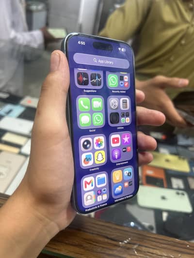 Apple iPhone 16