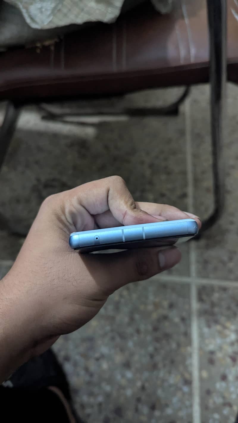 Google Pixel 7 4