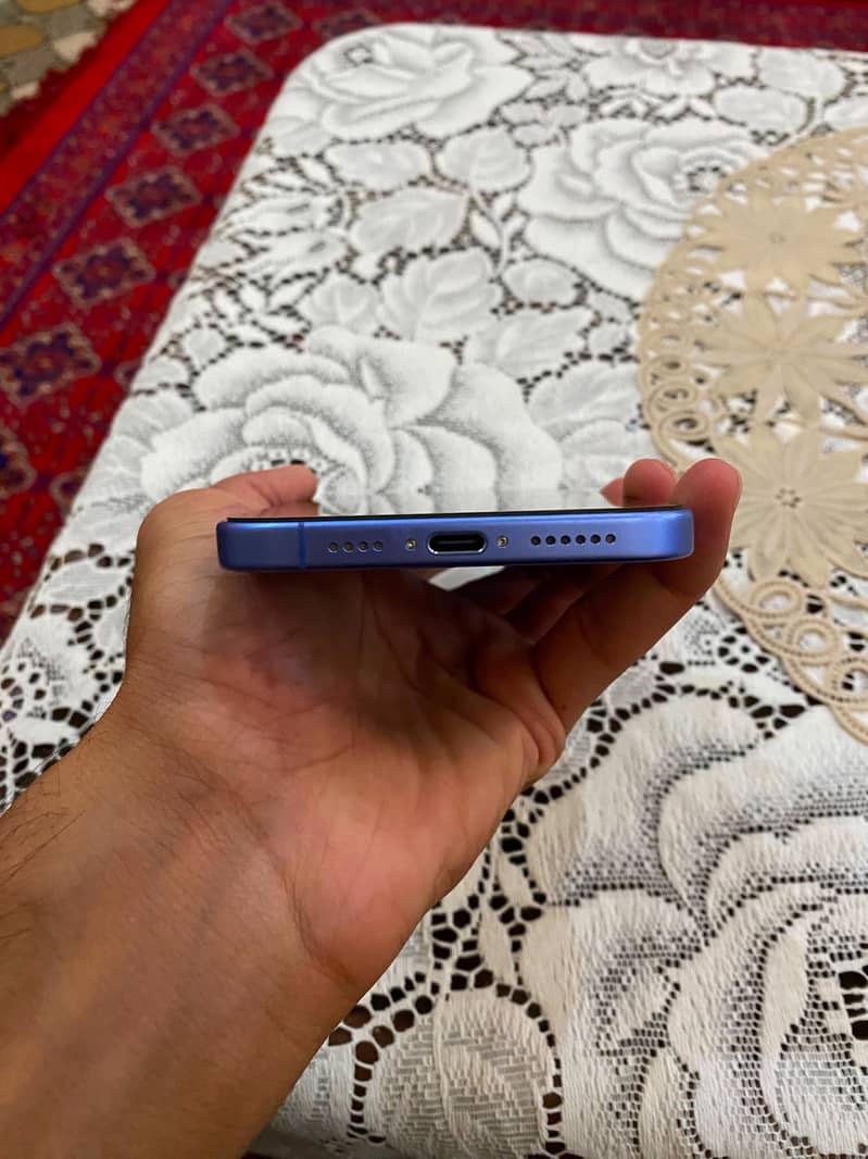 Apple iPhone 16 Plus 1