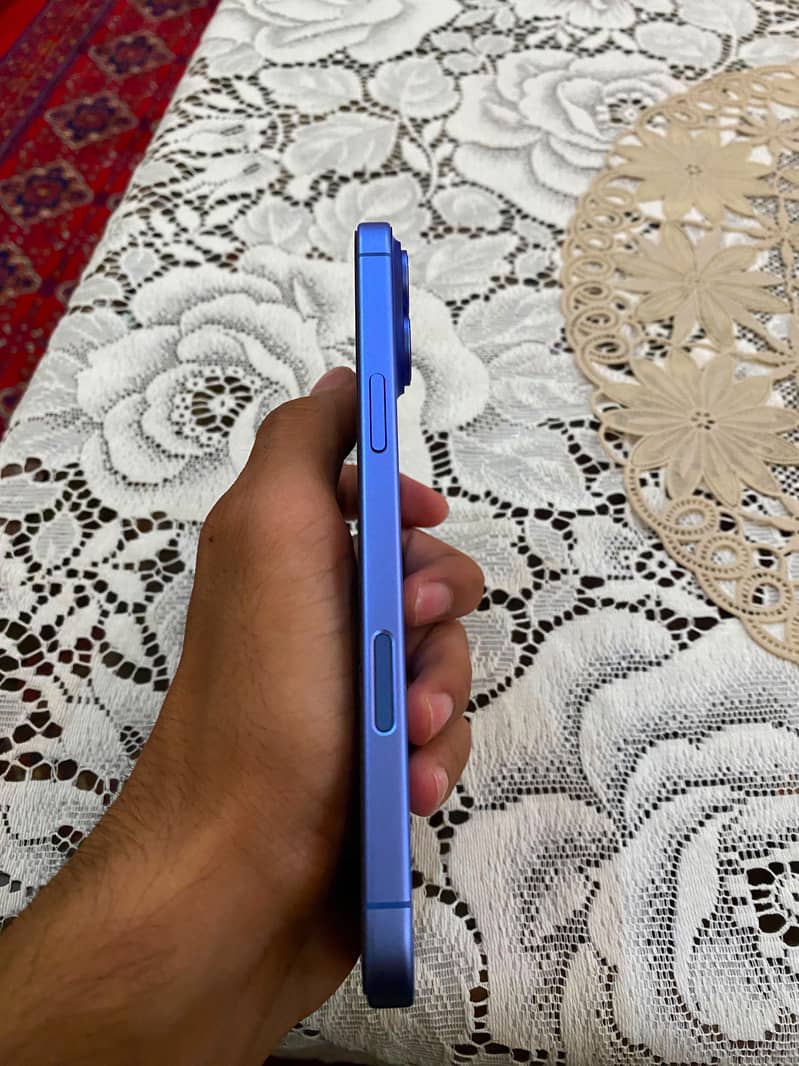 Apple iPhone 16 Plus 6