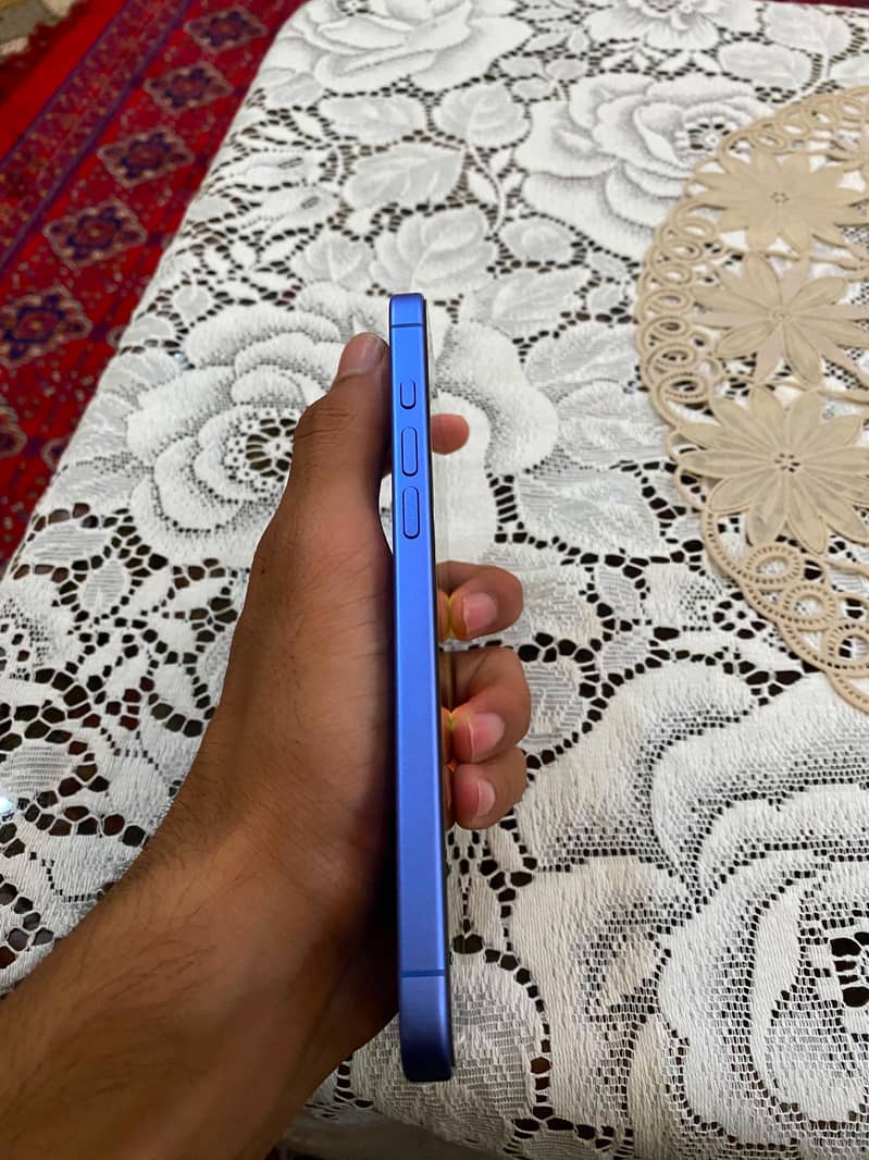 Apple iPhone 16 Plus 7