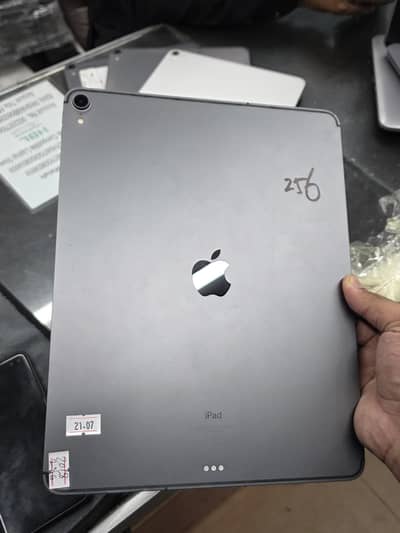  iPad Pro 2018 256GB | A12X | 120Hz | Face ID | USB-C | Clean Stock