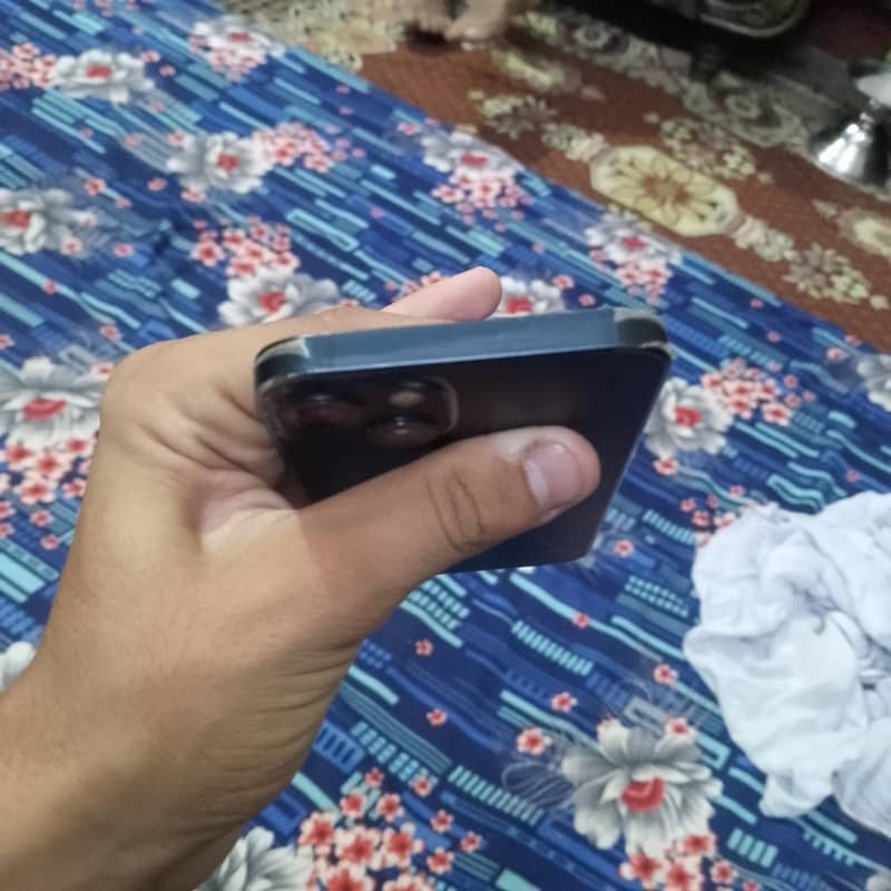 Apple iPhone 13 3