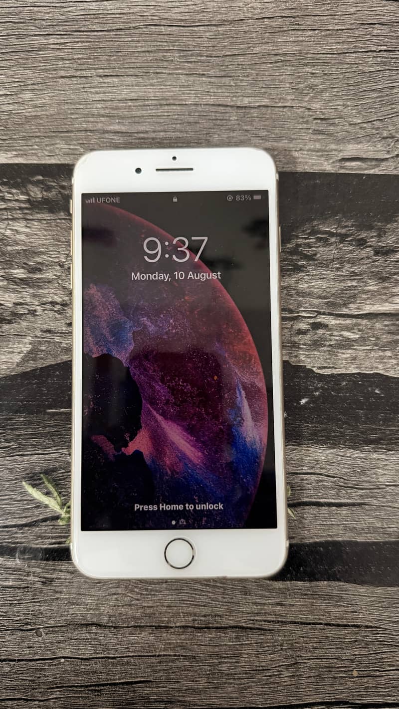 Apple iPhone 7 Plus 5