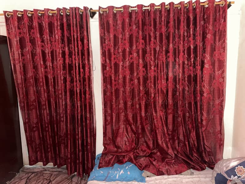 Dining Table with 5 Chairs, Center Table & Curtains 10
