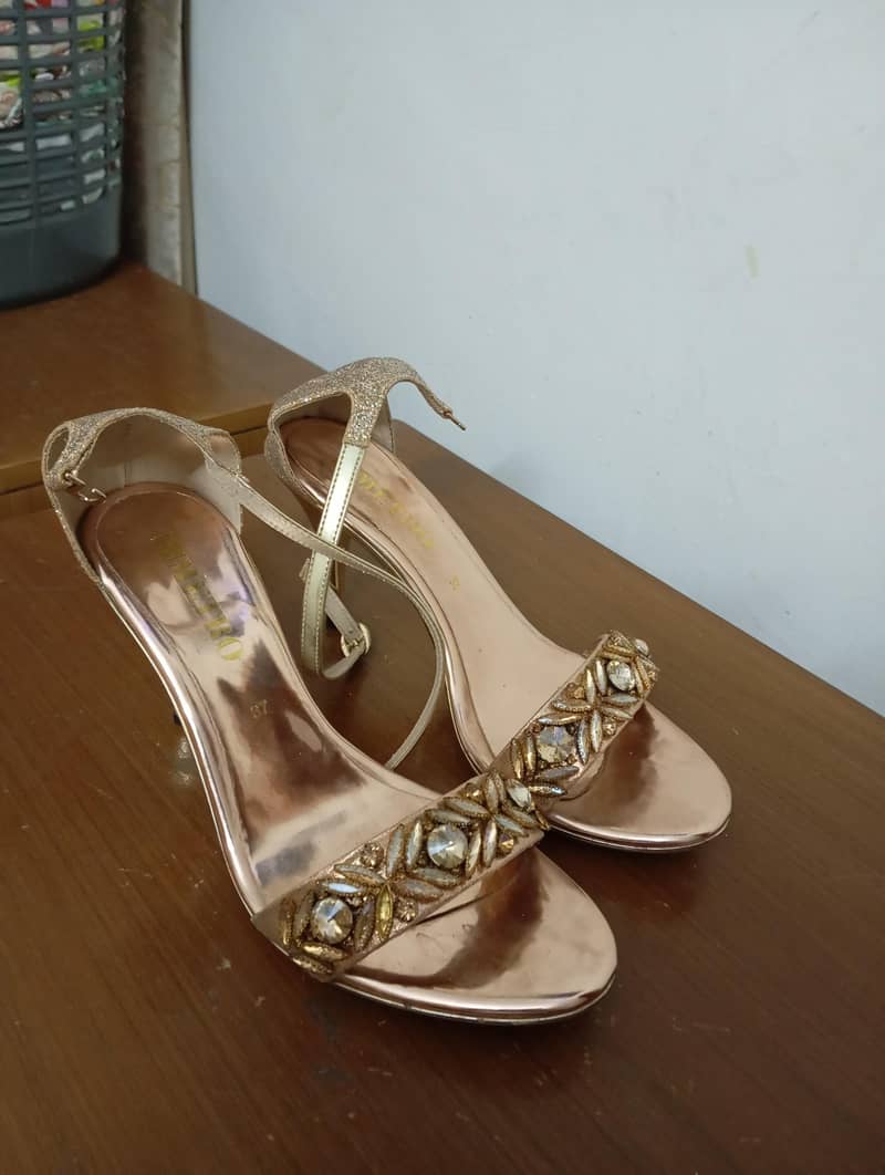 Heels 0