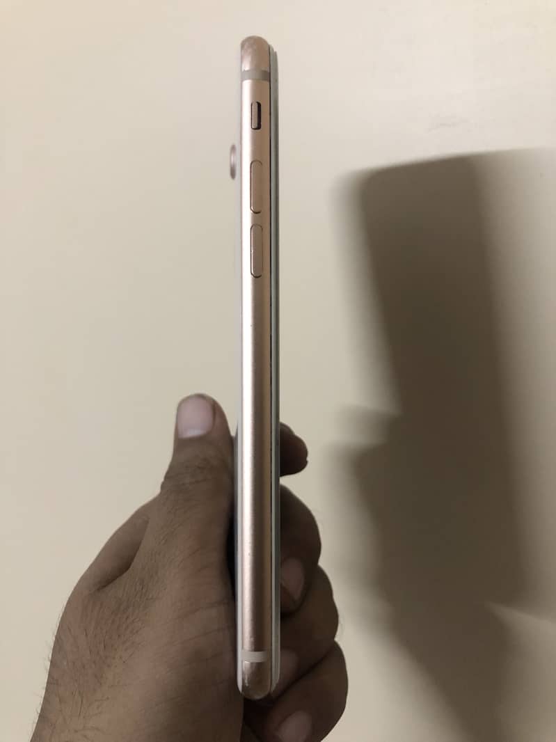 Apple iPhone 8 4