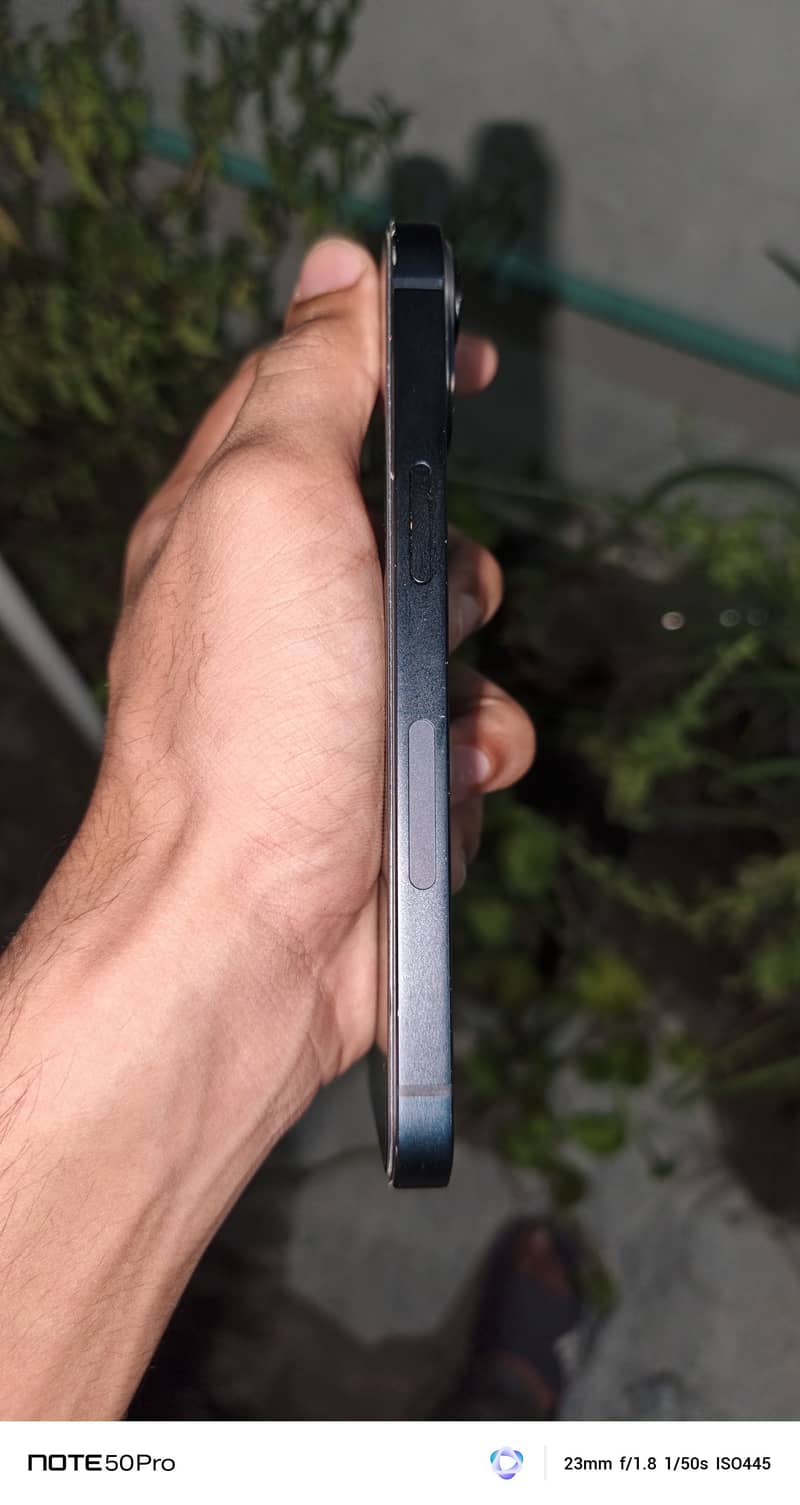 Apple iPhone 14 4