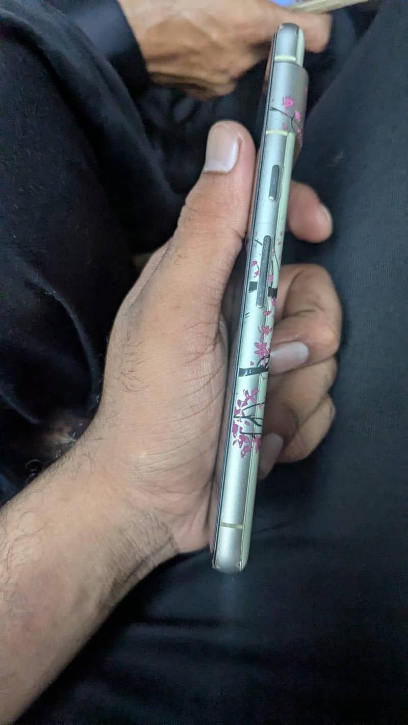 Google Pixel 7 4
