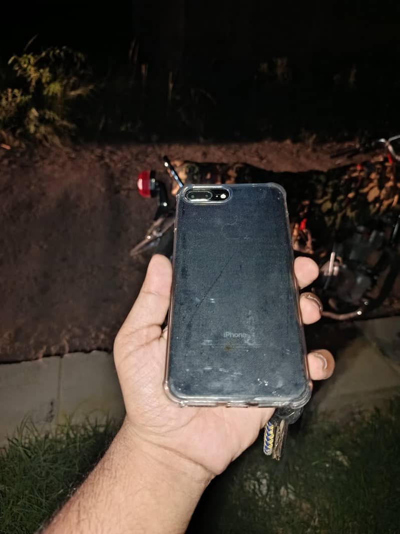 Apple iPhone 7 Plus 1
