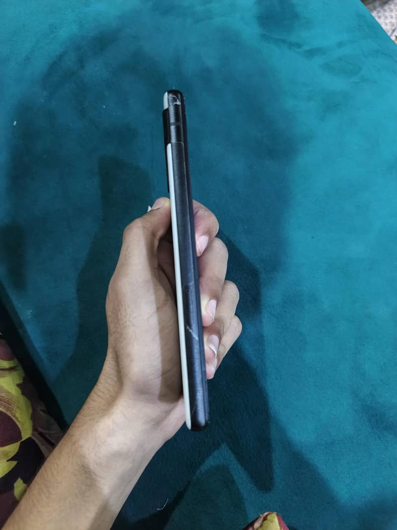 Google Pixel 6a 5
