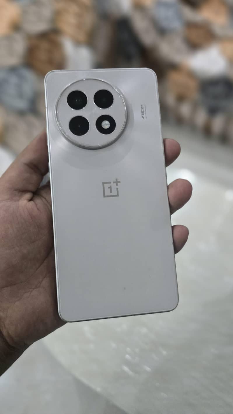One Plus ace5 1