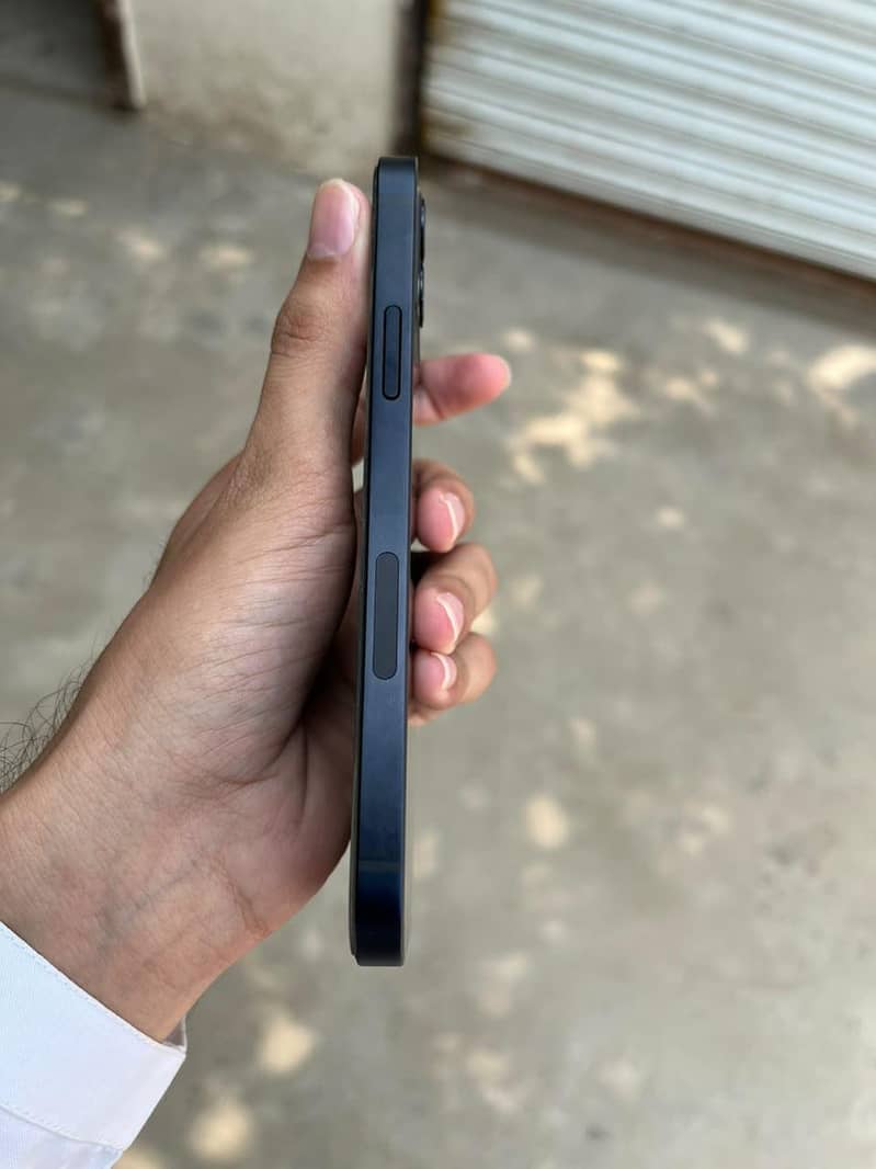 Apple iPhone 12 1