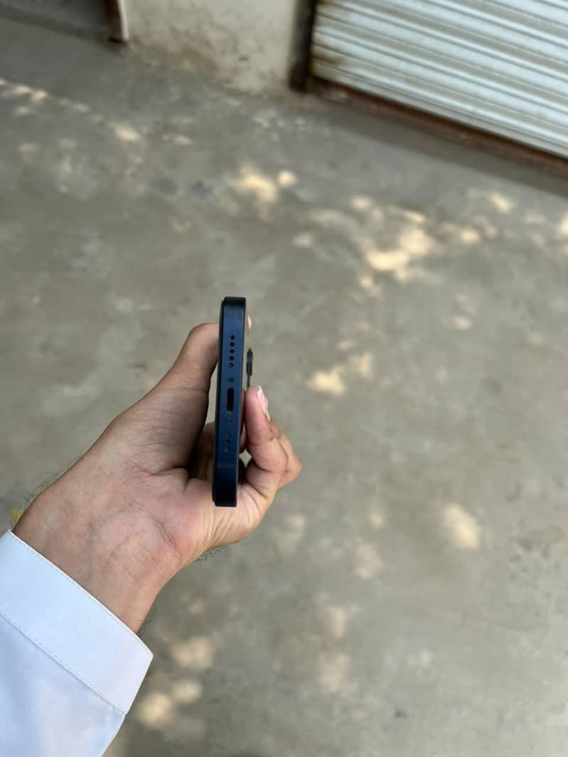 Apple iPhone 12 2