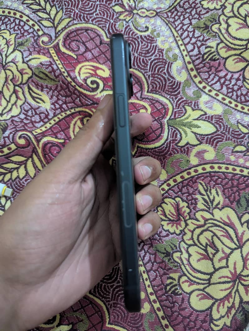 Apple iPhone 15 plus 1