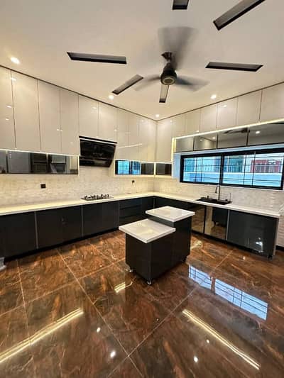 Luxury 1 Kanal First Entry Upper Portion for Rent in Opf Housing Society