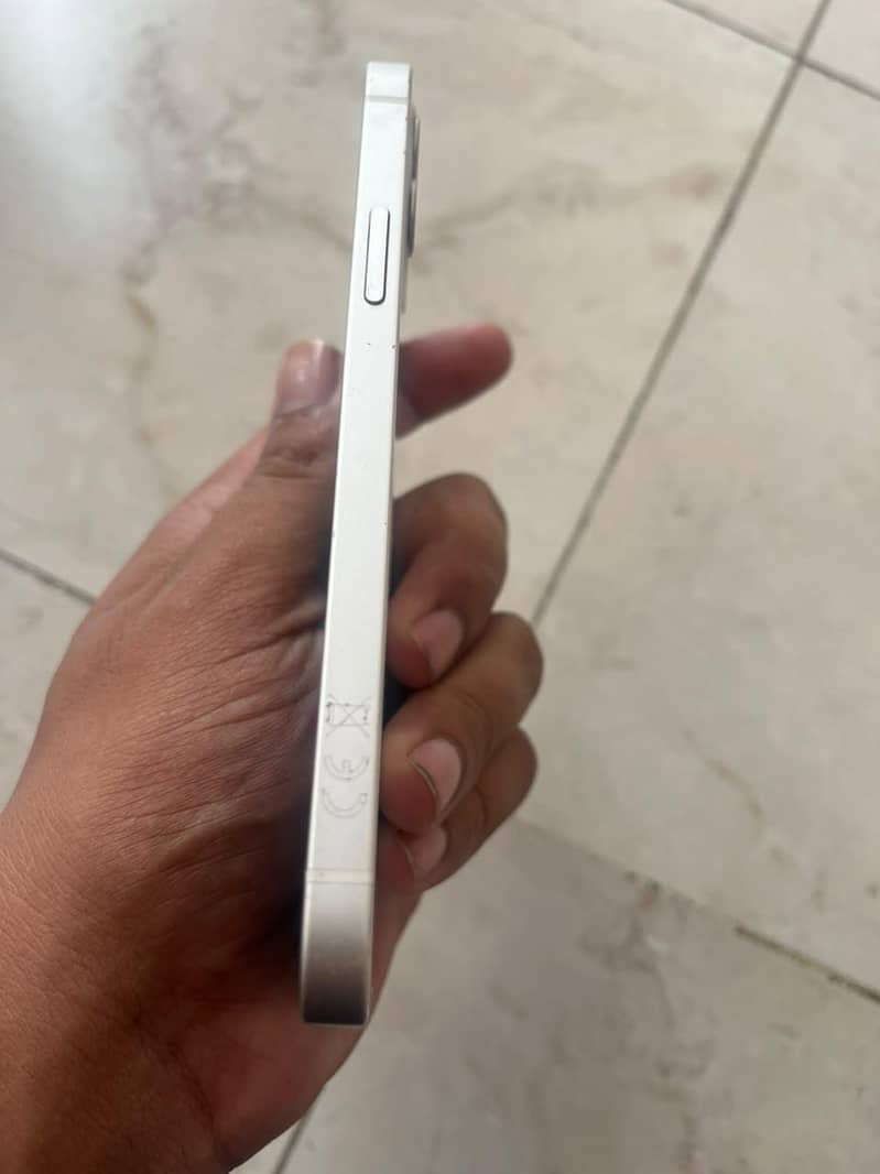 Apple iPhone 12 2