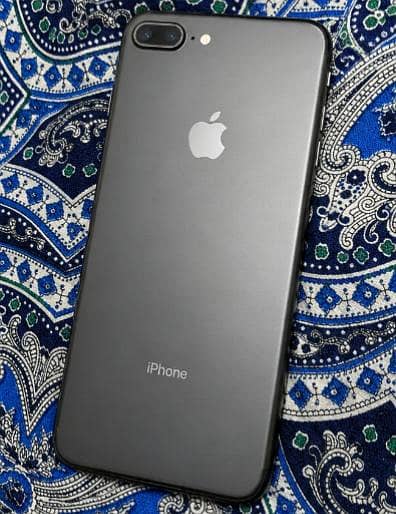 Apple iPhone 8 Plus 0