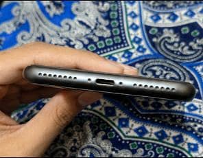 Apple iPhone 8 Plus 1