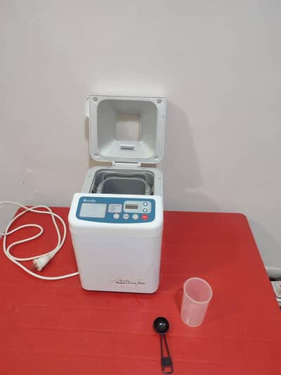 Breville Electric Automatic Breadmaker / Dough Maker