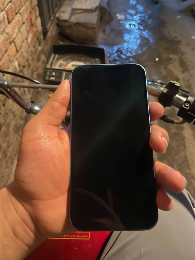 Apple iPhone 13 1