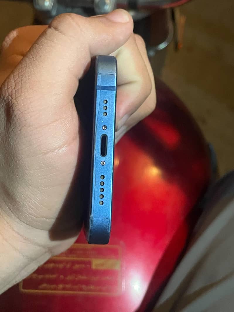 Apple iPhone 13 3