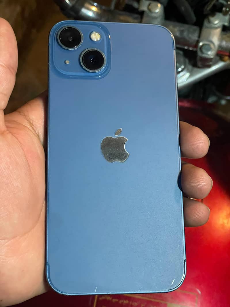 Apple iPhone 13 4