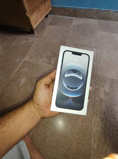 Apple iPhone 16e