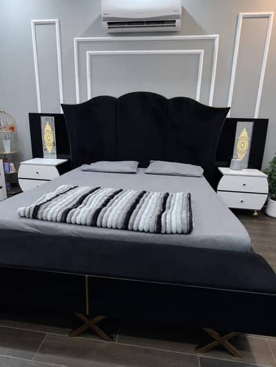 Luxury King Size Bed Set With Sofa And Storage Box