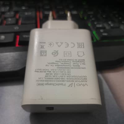 100W adaptor for flash charging available in wholesale price