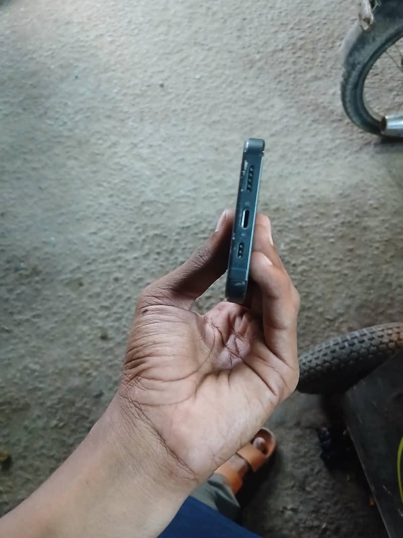 Apple iPhone 13 Pro 0