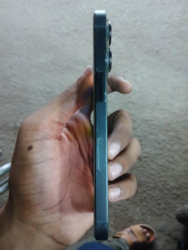 Apple iPhone 13 Pro 3