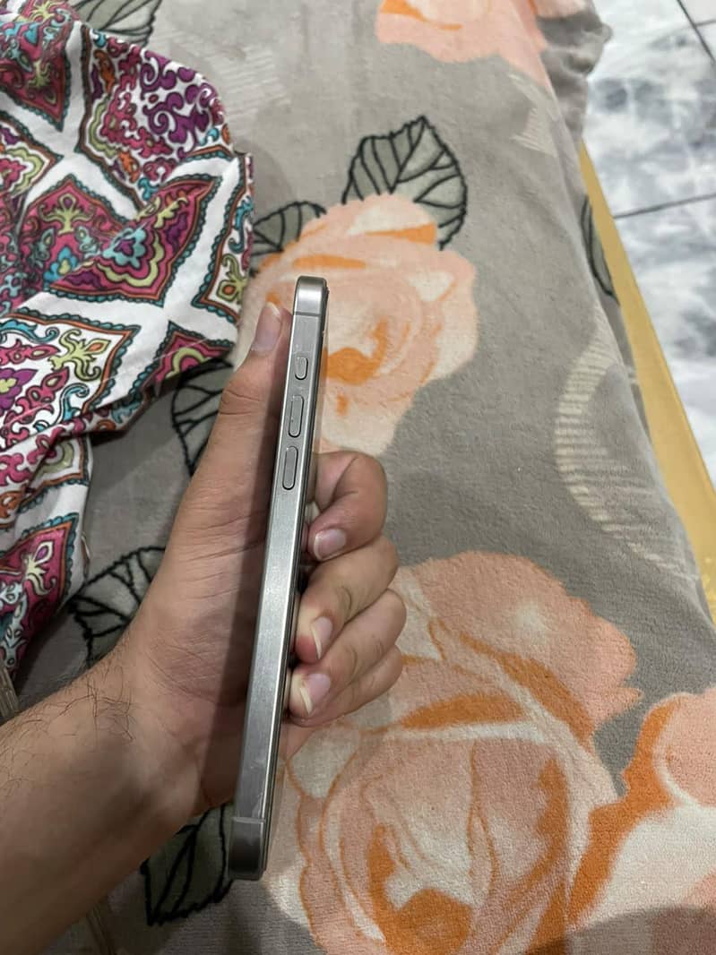 iPhone 15 pro max 1