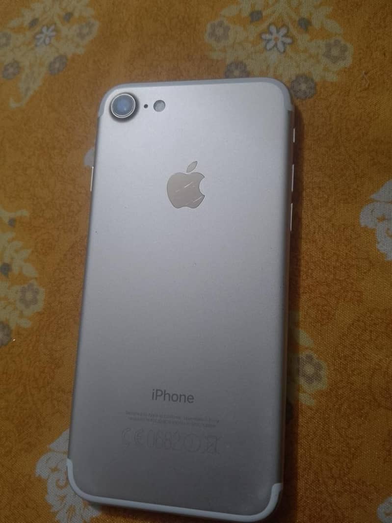 Apple iPhone 7 3