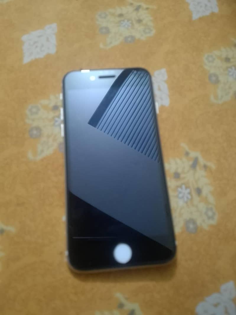 Apple iPhone 7 1