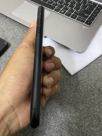 Apple iPhone XR